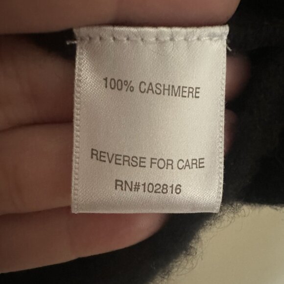 SOLD Garnet Hill 100% Cashmere Sweater Black Women M Oversized Boxy Boat Neck Lu - Picture 3 of 7